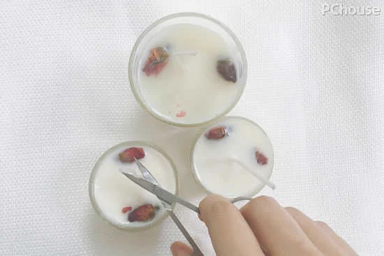玫瑰香薰蜡烛制作过程